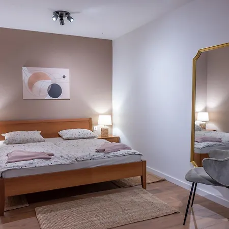 Apartman Rose-2025 Renovated Garden View Porec Exterior photo